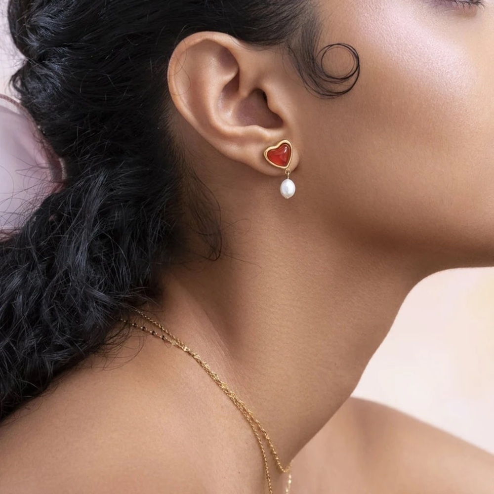 18k Gold Plated Carnelian Inlaid Heart Freshwater Pearl Earrings